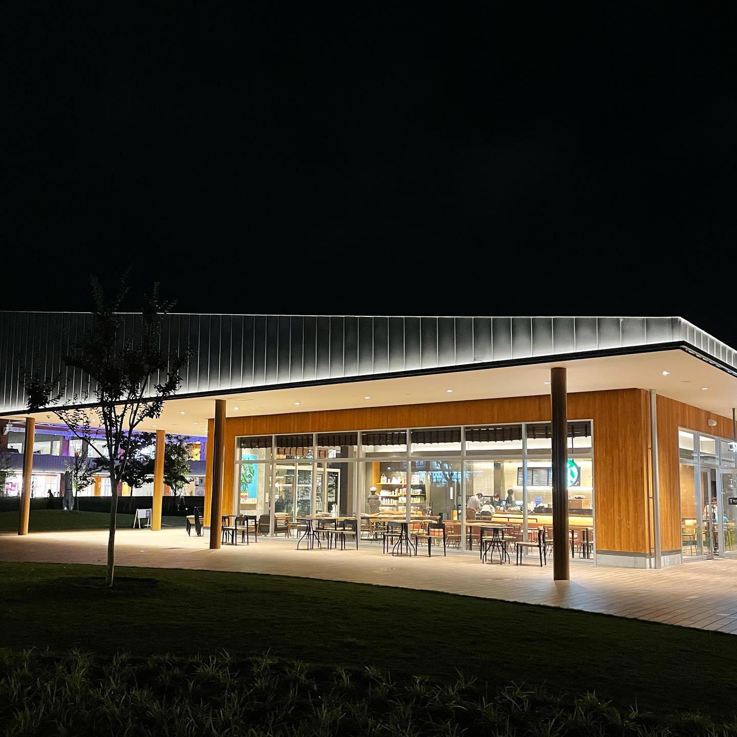 夜のスターバックスブランチ大津京店️